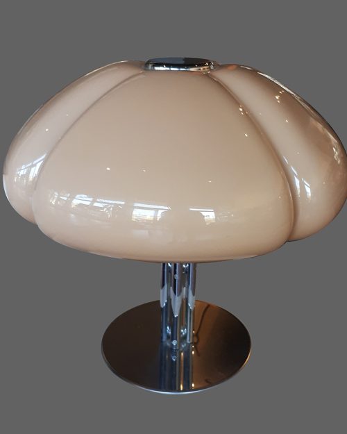 grande lampe de table bureau de forme végétale guzzini harvey quadrifoglio