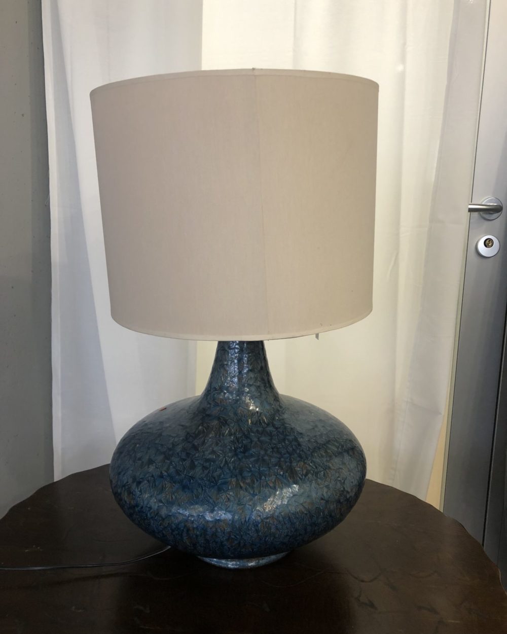 Lampe en céramique à pied bleu vintchy brocante en ligne vintage et design en suisse Geneve